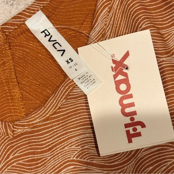 RVCA Strappy Cami Tank Top NEW Womens XS Camel Tan Ripple Wavy Lines Summer Gift - Picture 4 of 8